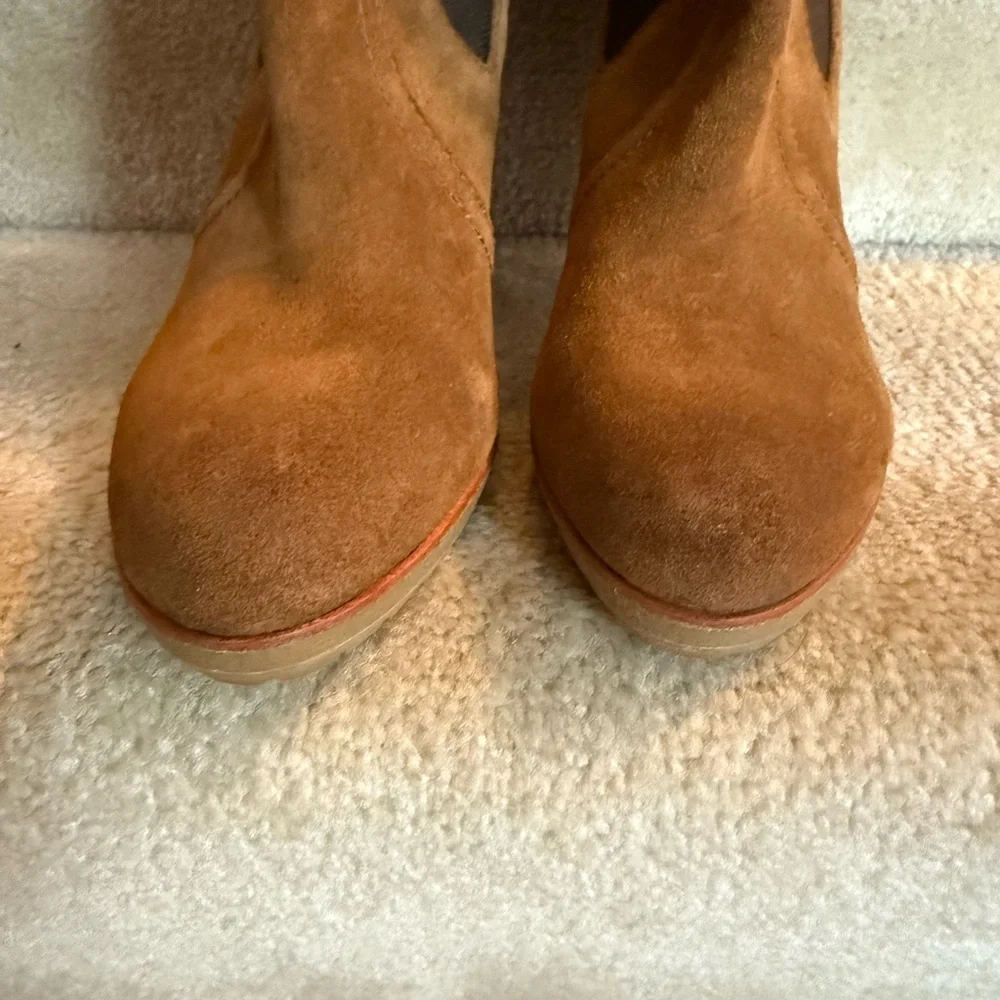 Talbots Womens Boots Ankle US 7 M Brown Suede Chelsea Pull On High Heels - Picture 6 of 9